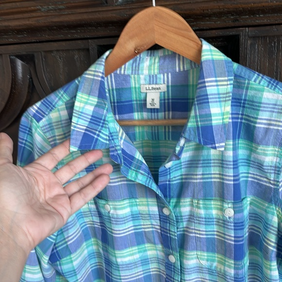 LOW START!!!!LL.Bean 100% cotton button down shirt size M in mint condition. - Picture 9 of 10